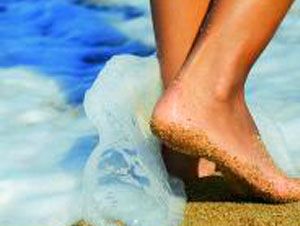 El oleaje de la playa aligera las piernas