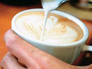 El consumo moderado de cafeína actúa como estimulante y mejora el estado de ánimo